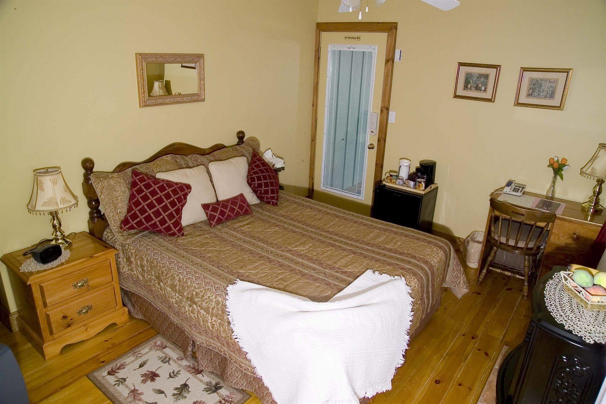 Weatherpine Inn Niagara-on-the-Lake Exterior foto
